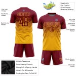 Maillot de football personnalisé à sublimation, couleur or et cramoisi Maillot de football personnalisé à sublimation, couleur or et cramoisi