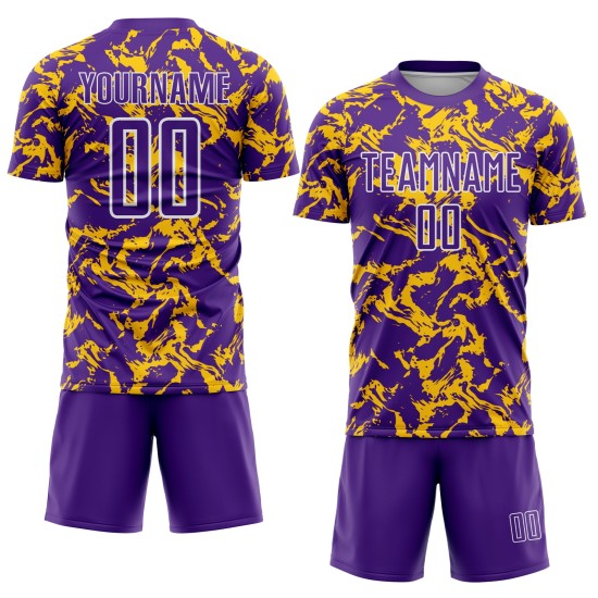 Maillot de football à sublimation, uniforme fluide abstrait or-blanc violet personnalisé Maillot de football à sublimation, uniforme fluide abstrait or-blanc violet personnalisé