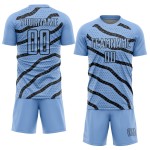 Maillot de football à pois noirs bleu clair, lignes uniformes, sublimation personnalisée et Maillot de football à pois noirs bleu clair, lignes uniformes, sublimation personnalisée et