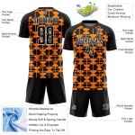 Maillot de football personnalisé à sublimation, motif géométrique, orange et blanc, noir Maillot de football personnalisé à sublimation, motif géométrique, orange et blanc, noir