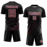 Maillot de football personnalisé blanc cramoisi à sublimation avec lignes noires et motifs géométriques Maillot de football personnalisé blanc cramoisi à sublimation avec lignes noires et motifs géométriques