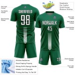 Maillot vert Kelly Shapes, uniforme de football personnalisé à sublimation avec flèche blanche et noire Maillot vert Kelly Shapes, uniforme de football personnalisé à sublimation avec flèche blanche et noire