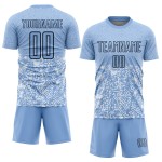 Maillot de football bleu clair uniforme personnalisé à formes géométriques par sublimation noire Maillot de football bleu clair uniforme personnalisé à formes géométriques par sublimation noire